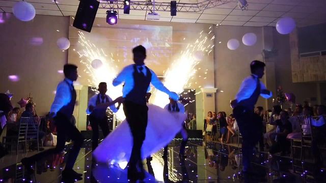 Los Reyes del Mundo | XV Años Brenda | Tema de Entrada смотреть онлайн