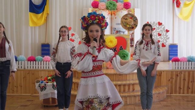 А я просто українка, україночка смотреть онлайн