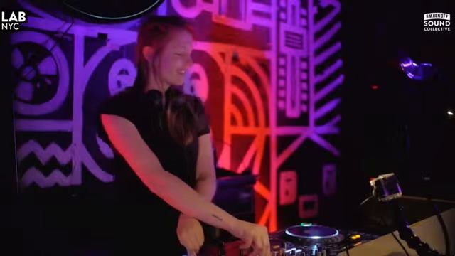 Charlotte de Witte - chute monsieurs chute смотреть онлайн