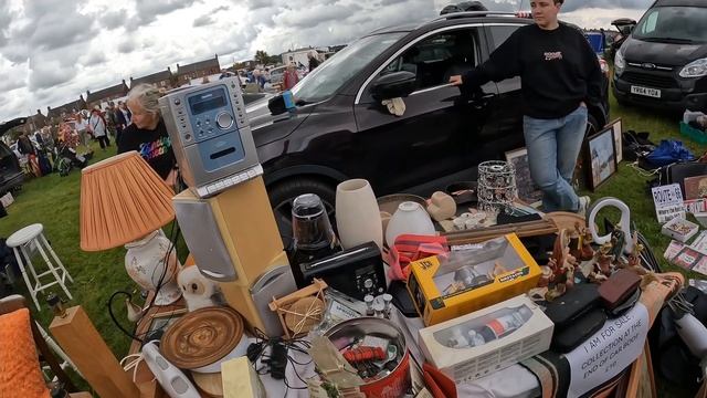 Constantly amazed by the value of items at the car boot sale смотреть онлайн