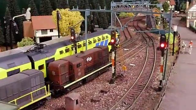 Mddm stopt in Swalmen bij Wullem NS смотреть онлайн