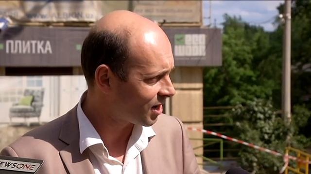 Постраждалим від прориву труби у столиці запропонували "скинутися" на нову трубу смотреть онлайн