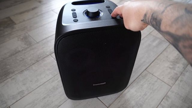 Колонка с КАРАОКЕ (2 микрофона в комплекте) / Tronsmart Halo 200 смотреть онлайн