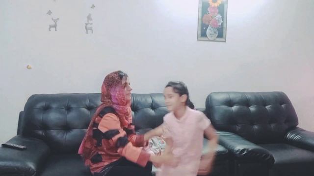 She is not my real daughter||waxan kudhahay kuma dhalin sorry