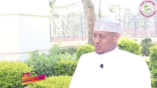 Waa Kuma Sh.Sacid Rage:Jaceylkiisa Iyo Sheekooyin Qosol Badan