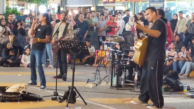 🔥BUJANG SENANG Mengganas Dkt JLN TAR❗Ini Baru Gaya ROCK KAPAK, VokalNya Betul2 Keras & Penuh Energy