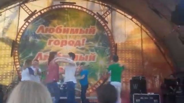 Сальса в парке Горького смотреть онлайн