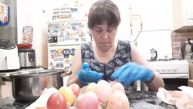 Красим , готовимся к Пасхе , Приходите в Телеграмм там интересно , ссылка под видео смотреть онлайн