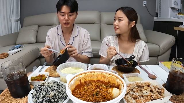 먹고 싶은 걸 먹을 뿐😉 무뼈 국물닭발 주먹밥 탕수육 먹방 MUKBANG SPICY CHICKEN FEET & FRIED PORK タッパル タンスク eating sound ASM смотреть онлайн
