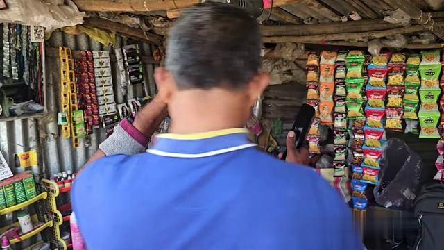 ИНТЕНСИВНЫЙ ТОЧЕЧНЫЙ МАССАЖ И ТОК-СЕН-ТЕРАПИЯ ОТ УЛИЧНОГО ПАРИКМАХЕРА НА ОБОЧИНЕ ДОРОГИ смотреть онлайн