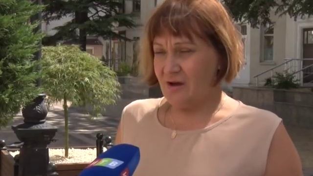 Специалисты объяснили, как правильно вести себя на пляже смотреть онлайн