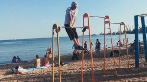 Выход силой на две руки.(челлендж)