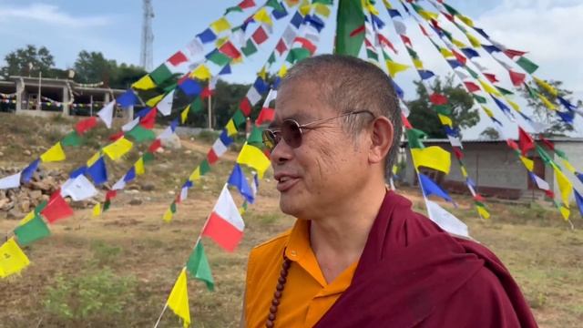 Interview with Venerable khen Rinpoche pema chophel also known as the Lama khenno singer In India. смотреть онлайн