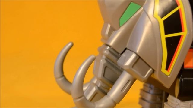 Mighty Morphin Power Rangers battle monsters with the Imaginext Dino Zords - Play with Toys смотреть онлайн