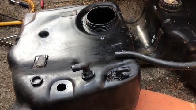 Lancia Integrale fuel tank leak. смотреть онлайн