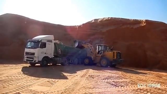 LOVOL wheel loader works in the Middle East смотреть онлайн