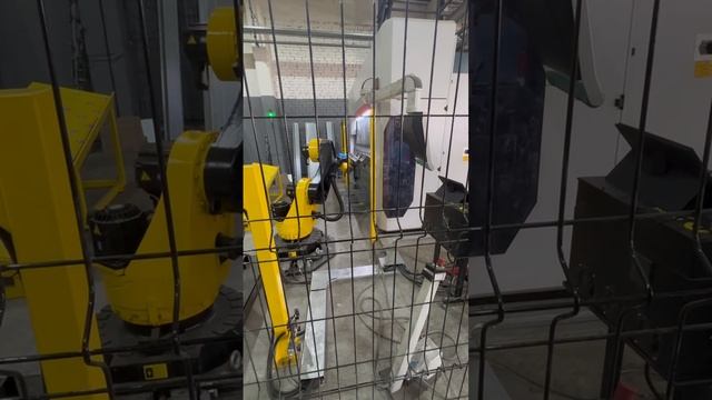 Первичный прогон робота в паре с прессом листогибом смотреть онлайн