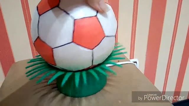 Футбольный мяч-ночник смотреть онлайн