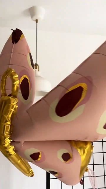 Pink Back Hanging Butterfly Wings Balloon смотреть онлайн