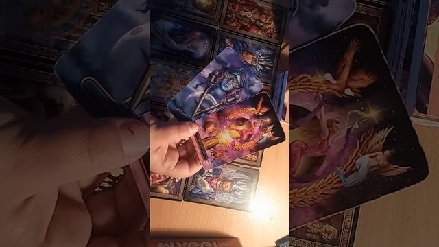 Tarot - Valaki Manipulálni Próbál Téged.