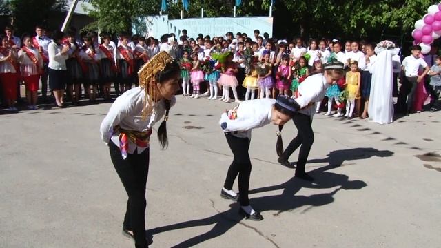 Выпускники 2018. школы № 47. 11"А" класс смотреть онлайн