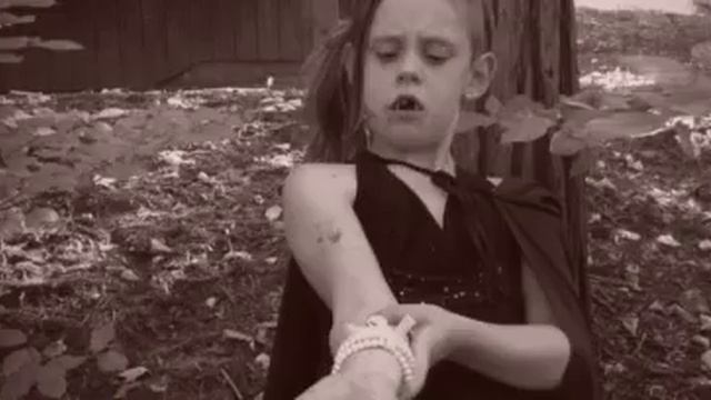 I Woke Up A Vampire смотреть онлайн