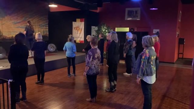 Tiana Ricciardi teaching Line Dancing Rosati’s 2-11-2020 смотреть онлайн