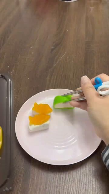 Filling platter with gummy Sushi #shorts #sushi #sweets #cute #gummy #satisfying смотреть онлайн
