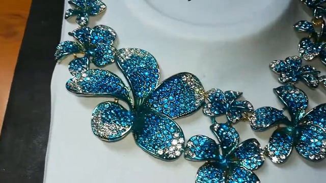 Шикарный гарнитур ,набор . Колье и серьги. Голубой смотреть онлайн