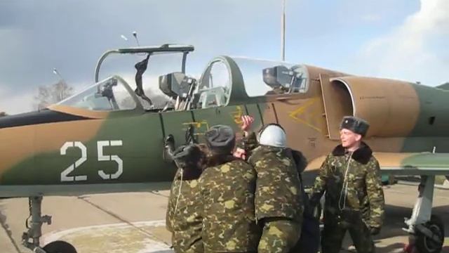 После первого самостоятельного полета, курсант Антон Ершов смотреть онлайн