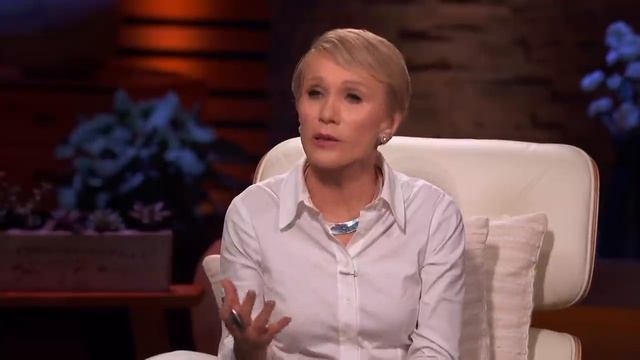 Barbara Corcoran and Kevin O'Leary Battle Over Cute Lights - Shark Tank смотреть онлайн