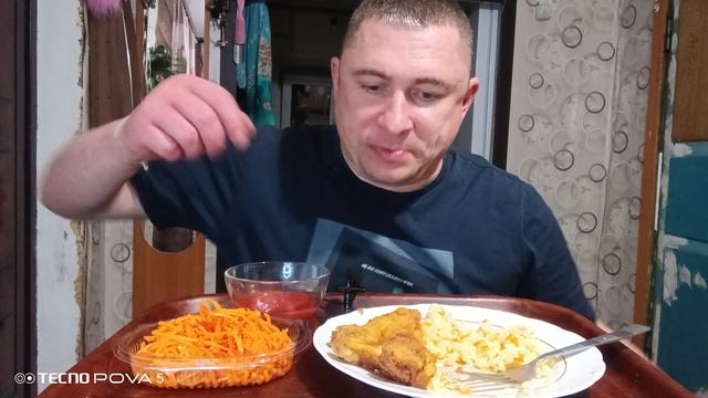 мукбанг/обжор/рисовая каша,куриные крылья,морковка корейская/ смотреть онлайн