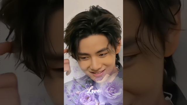 В мире живут миллиарды людей. И только один становится для тебя центром Вселенной.... смотреть онлайн