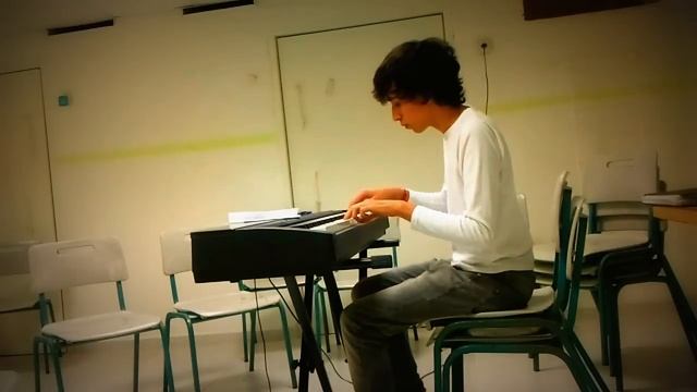 Alex Turner- hiding tonight cover (Piano & Vocal) смотреть онлайн