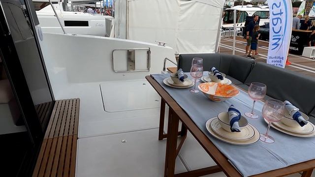 Boat Tour - Fountaine-Pajot  MY4S - £629,200