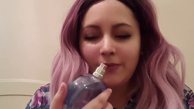 Ariana Grande Perfumes смотреть онлайн