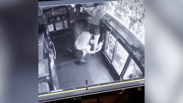WEIRDEST THINGS CAUGHT ON SECURITY CAMERAS | BEST OF THE YEAR смотреть онлайн