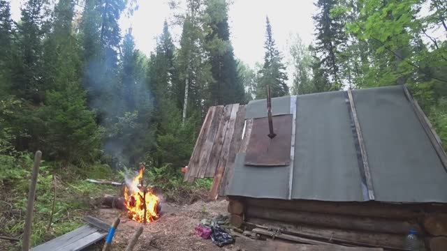 ЗДРАВСТВУЙ ИЗБА. ВЗЯЛ ОПЕРАТОРА И УШЛИ С НОЧЁВКОЙ В ЗИМОВЬЕ.ПОДГОТОВКА К СТРОИТЕЛЬСТВУ БАНИ В ТАЙГЕ смотреть онлайн