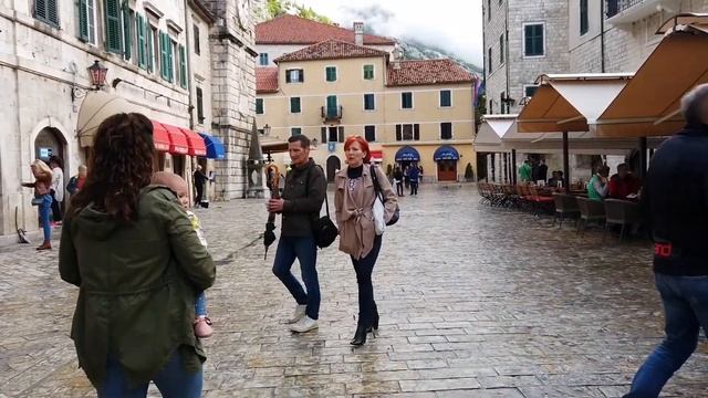 Walking Through Old Town Kotor Montenegro with Children (vlog #1) смотреть онлайн