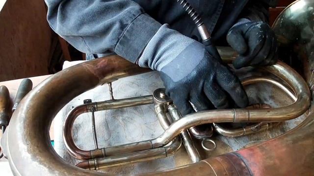 Реставрація раритетної труби. Rarity baritone of the 50s. Restoration of brass instruments. P-2 смотреть онлайн