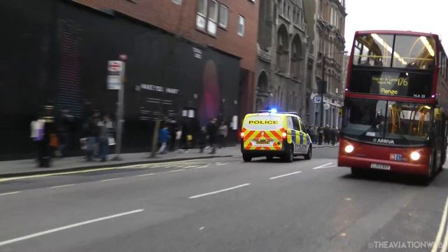 British Transport Police Armed Response Vehicle Mercedes Vito responding on lights and sirens смотреть онлайн