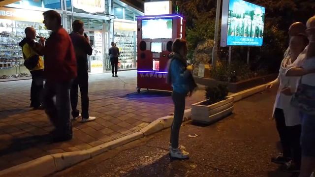 Russia Nightlife | Street karaoke near the beach on the black sea смотреть онлайн