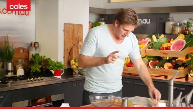How to Separate Egg Whites & Egg Yolks Like a Chef | Cook with Curtis Stone | Coles смотреть онлайн