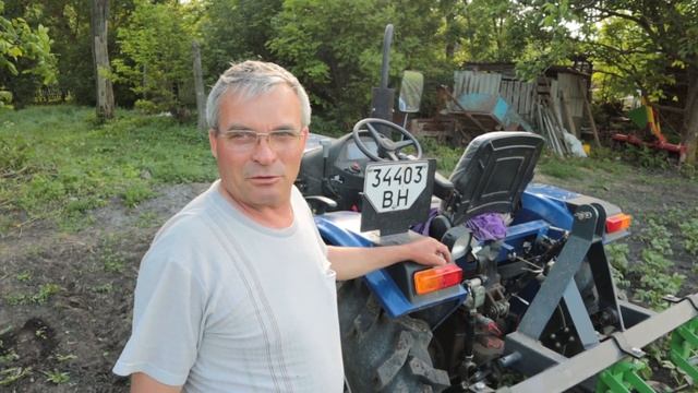 Підгортання картоплі міжрядним культиватором для мінітрактора. смотреть онлайн