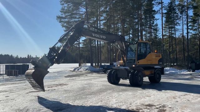 Köp Grävmaskin Volvo EW160C på Klaravik смотреть онлайн