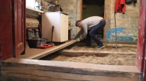 Возраждение Хутора! Посадили 100 сосен по границам участа. Сняли гнилой пол на кухне