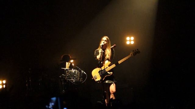 Haim clip 2 LIVE HD (2014) Los Angeles Wiltern смотреть онлайн
