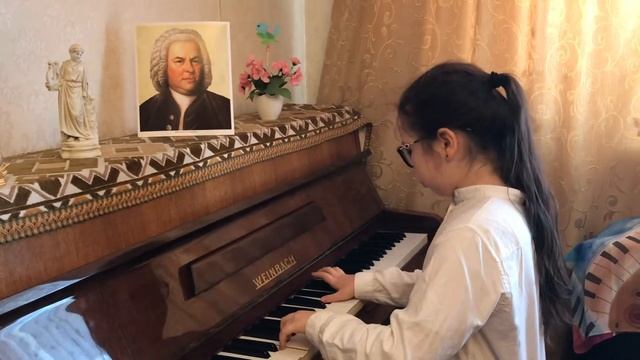 SOFT MOZART RECITAL May 2019: Sofiia (9), plays J. S. Bach. Little prelude #6 смотреть онлайн