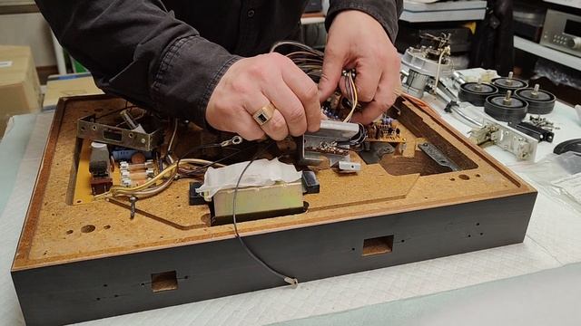 Замечательный проигрыватель виниловых пластинок Yamaha YP-D10