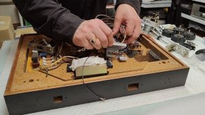 Замечательный проигрыватель виниловых пластинок Yamaha YP-D10